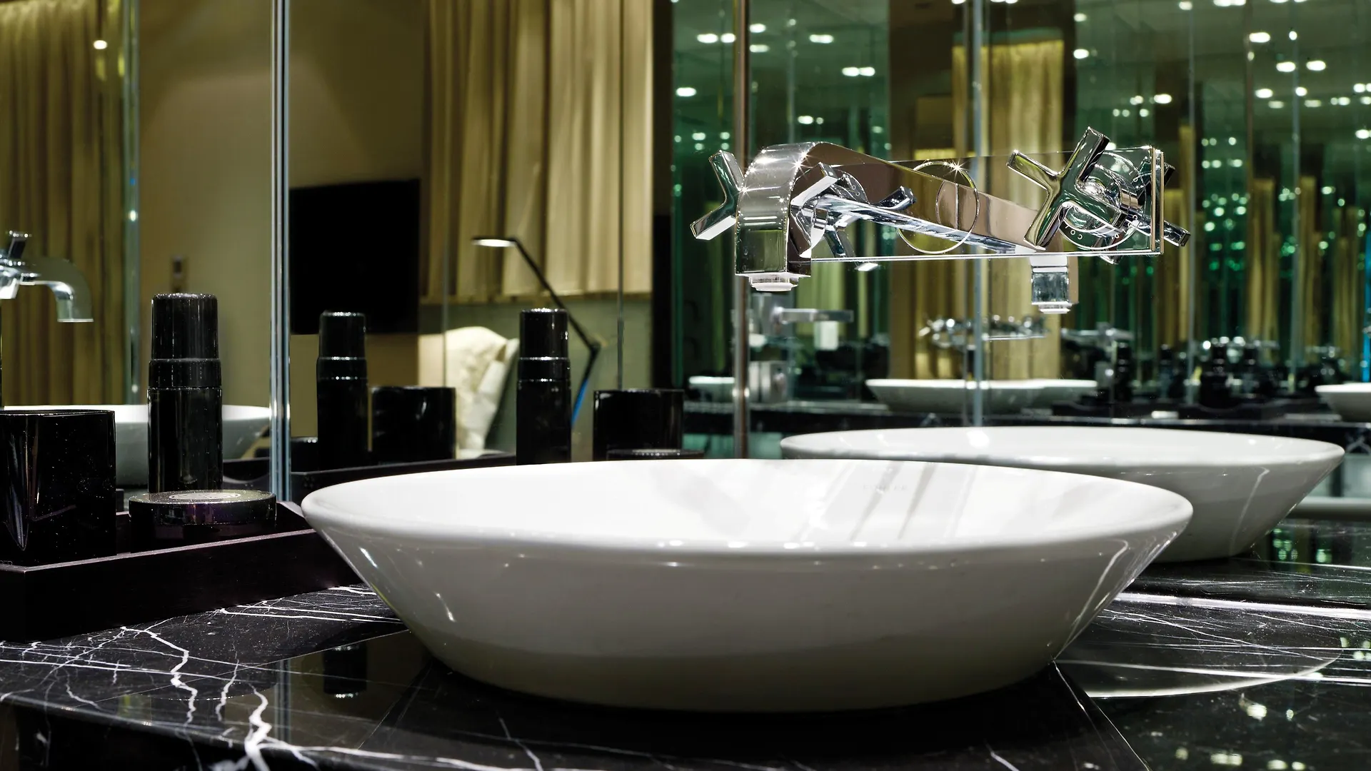 99 Bonham Hotell Hongkong