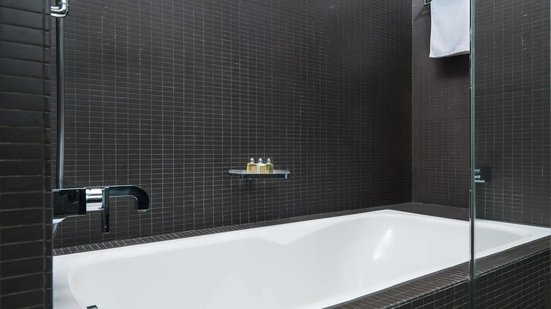99 Bonham Hotell Hongkong